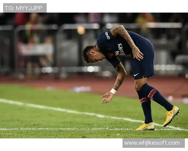 足球明星感染新冠病毒引发全球关注球迷担忧赛事未来发展